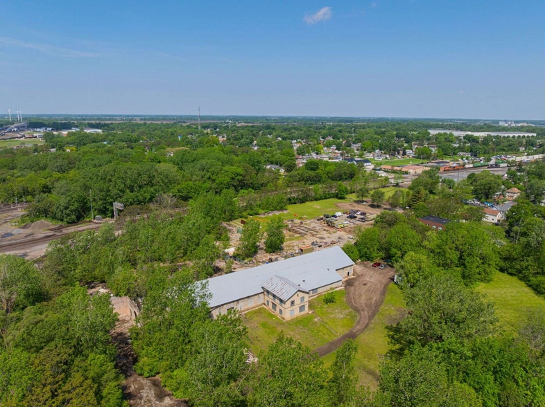 More Photos Of 311 Rose Ave, Marion Warehouse For Sale