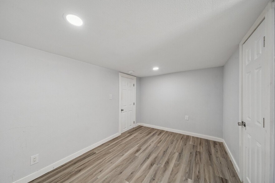 More Photos Of 1322 Avenue L, Galveston Multifamily For Sale