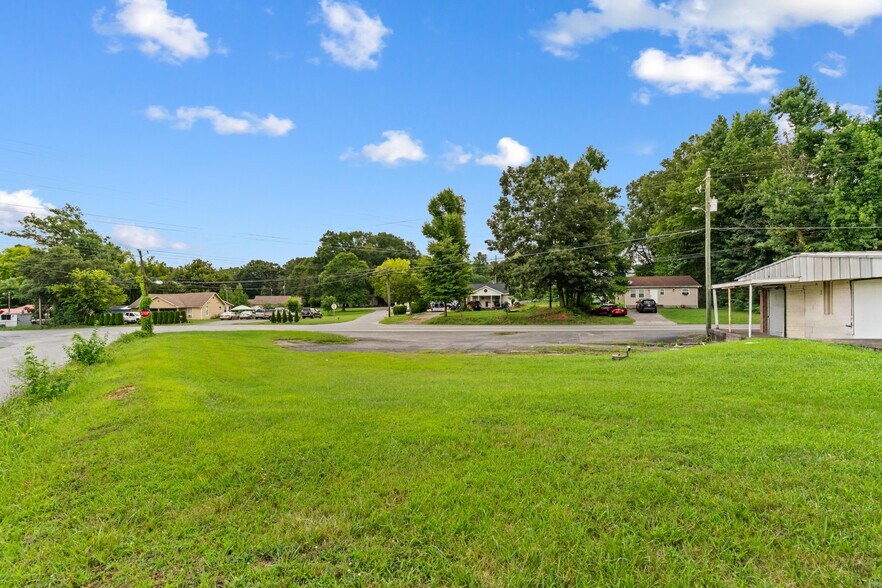 More Photos Of 1402 Riverbend Rd, Dalton General Retail For Sale