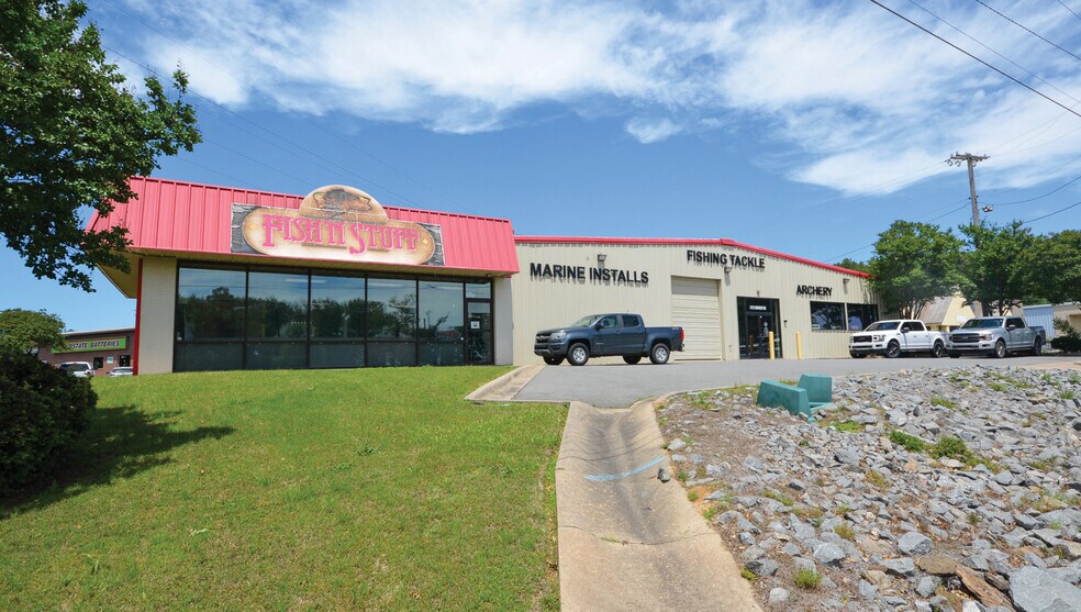 Primary Photo Of 7473 Warden Rd, North Little Rock Auto Repair For Sale