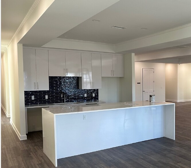 More Photos Of 406 Enterprise Dr, Oxford Office For Sale