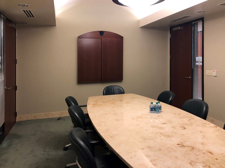 More Photos Of 3515 W 75th St, Prairie Village Office For Lease