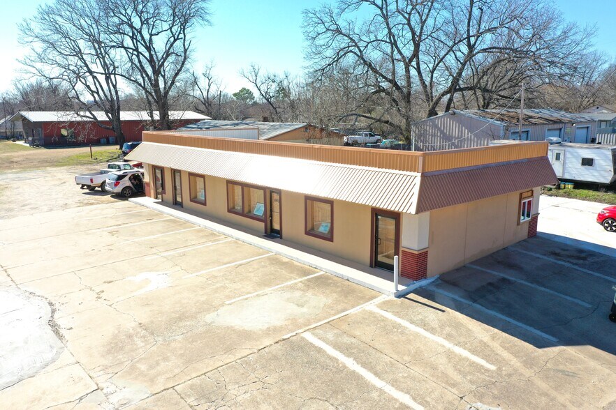 More Photos Of 601 S 9th Ave, Durant Office For Sale