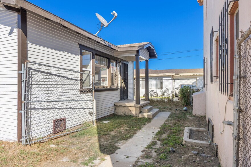 More Photos Of 817 E New York St, Long Beach Multifamily For Sale