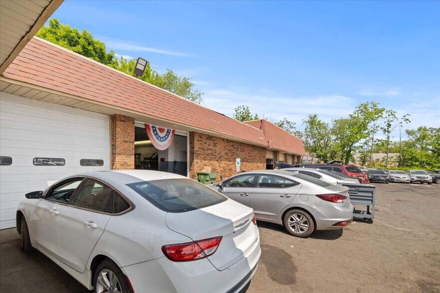 More Photos Of 4379 Route 130, Edgewater Park Auto Repair For Lease