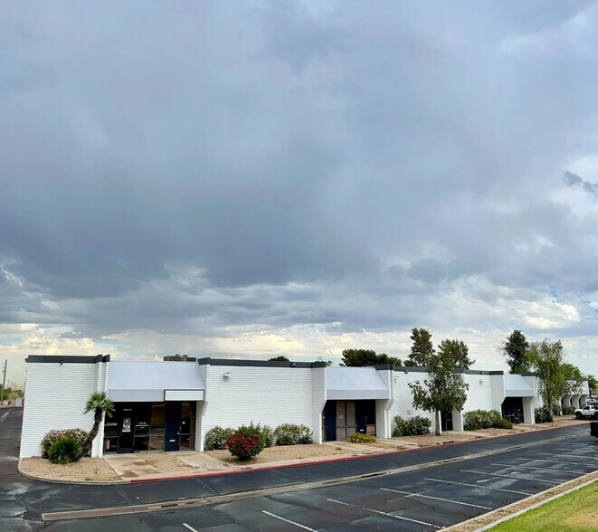 More Photos Of 2810 S 24th St, Phoenix Warehouse For Lease