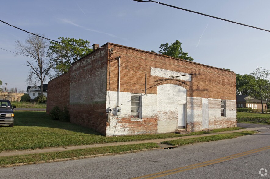 More Photos Of 130 E Hayne St, Woodruff Freestanding For Sale