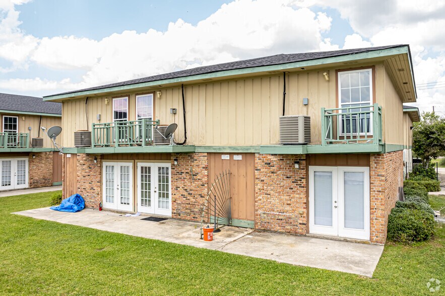 More Photos Of 4848 Pontchartrain Dr, Slidell Apartments For Sale