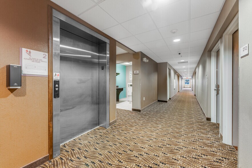 More Photos Of 20 Southland Dr, Fairmont Hotel For Sale