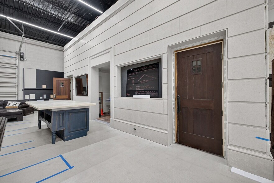 More Photos Of 1334 S Killian Dr, Lake Park Warehouse For Sale