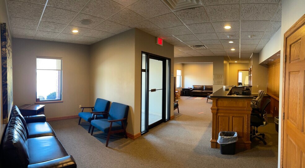 More Photos Of 2270 Holmgren Way, Green Bay Office For Lease
