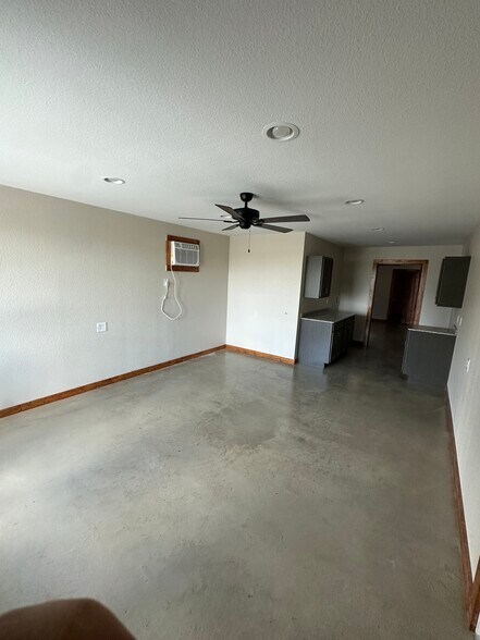 More Photos Of 4072 Old Lorena Rd, Lorena Light Manufacturing For Lease