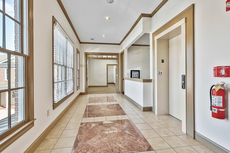 More Photos Of 75 Jackson St, Newnan Unknown For Lease