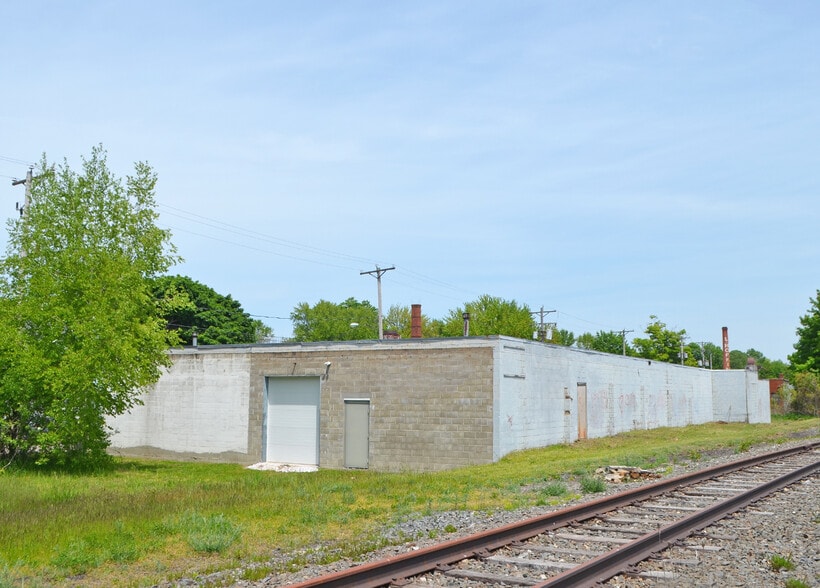 More Photos Of 10027 Railroad St, Lake City Warehouse For Sale