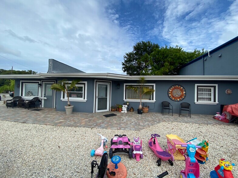 More Photos Of 8051 Ulmerton Rd, Largo Office For Sale