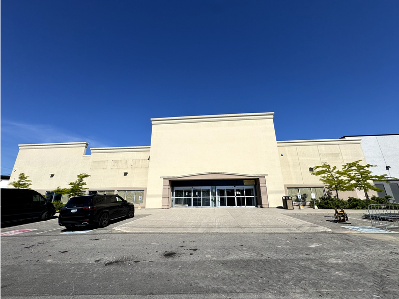 Primary Photo Of 1880 The Queensway, Toronto General Retail For Lease
