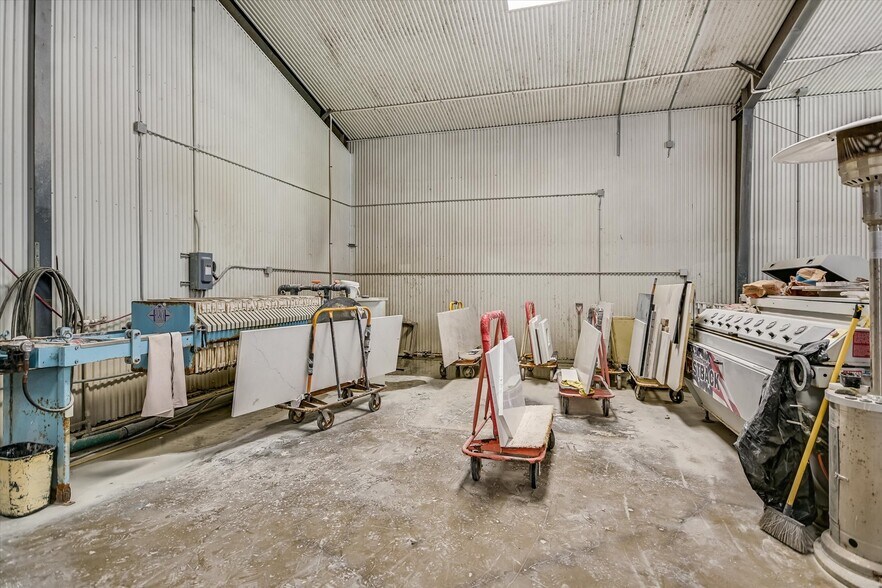More Photos Of 22108 Odell Fairway Trl, Spicewood Industrial For Sale