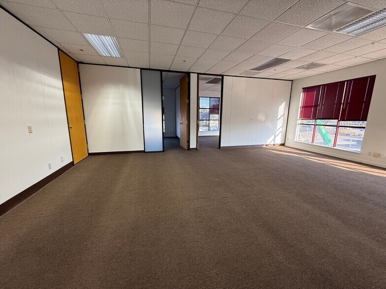 More Photos Of 2150 Mariner Square Dr, Alameda Office For Lease