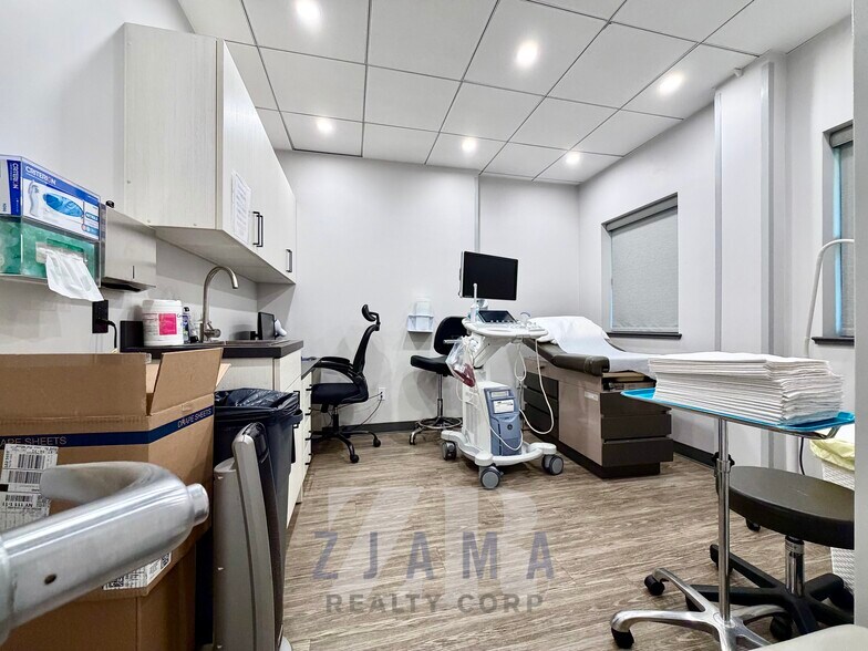 More Photos Of 866 Eastern Pky, Brooklyn Apartments For Lease