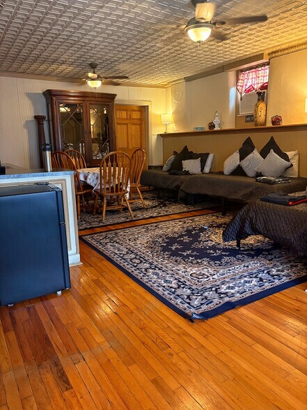 More Photos Of 160 Spring St, Eureka Springs Hospitality For Sale