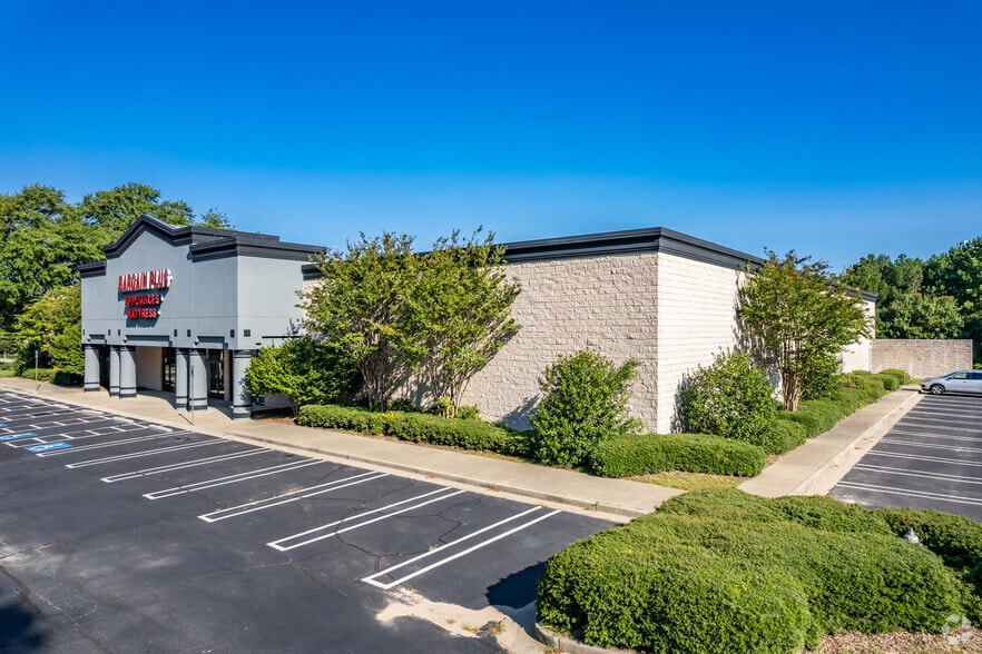 More Photos Of 1340 Southlake Pky, Morrow Unknown For Lease