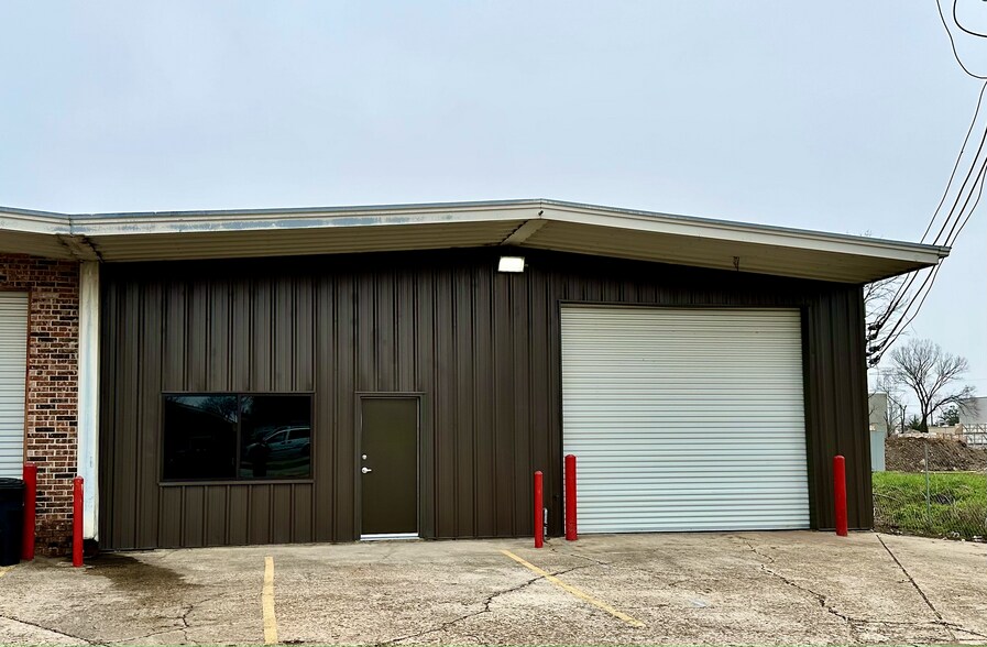 More Photos Of 3510 Bolin Rd, Houston Warehouse For Lease