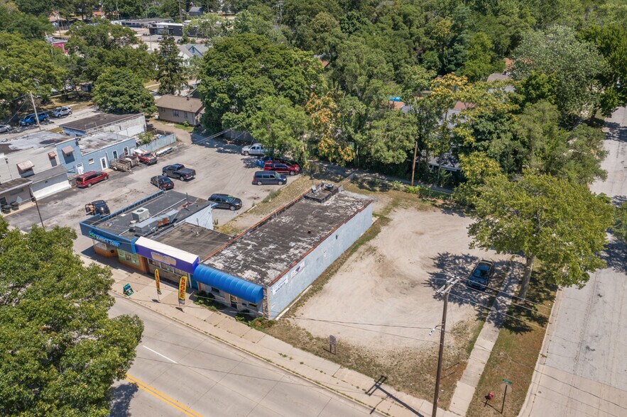 More Photos Of 1090 S Getty St, Muskegon Storefront For Sale