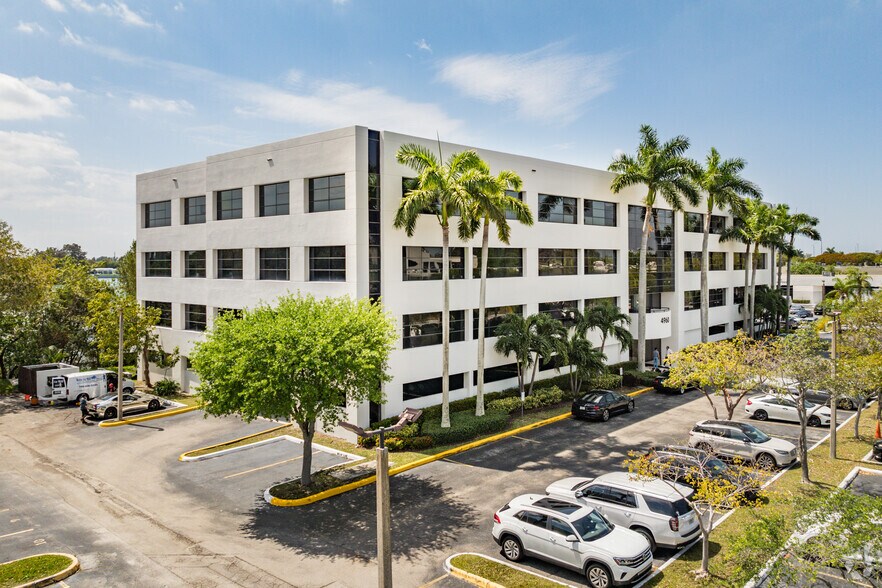 Primary Photo Of 4960 SW 72nd Ave, Miami Medical For Lease