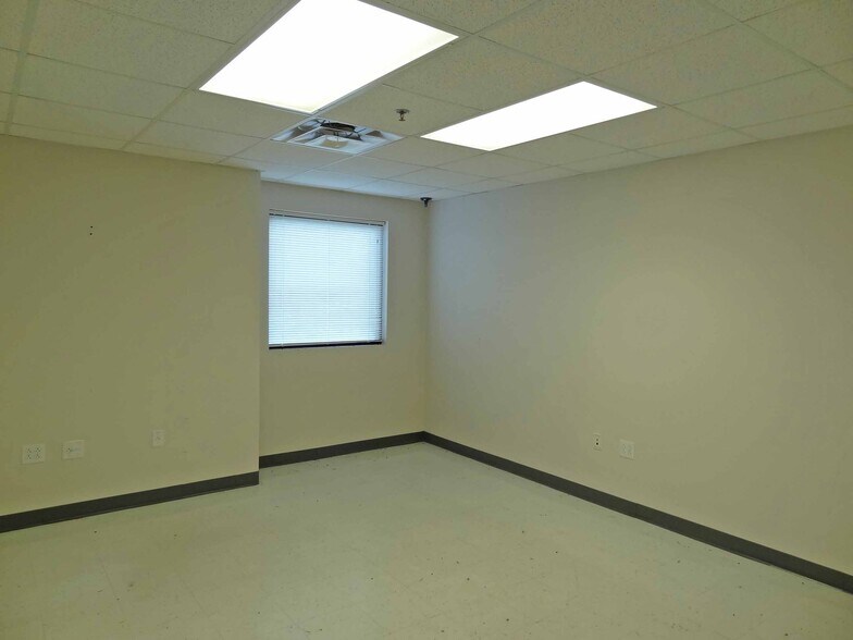 More Photos Of 1311-1319 Pineview Dr, Morgantown Medical For Lease