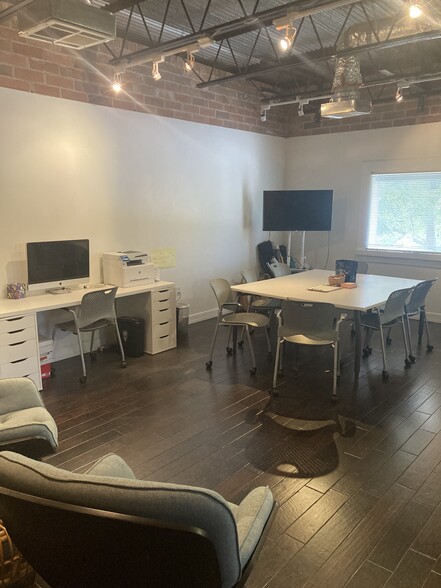 More Photos Of 2003 N Lamar Blvd, Austin Office For Lease