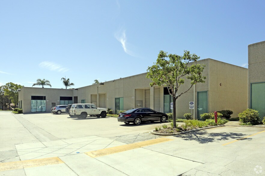 More Photos Of 940 Enchanted Way, Simi Valley Warehouse For Lease