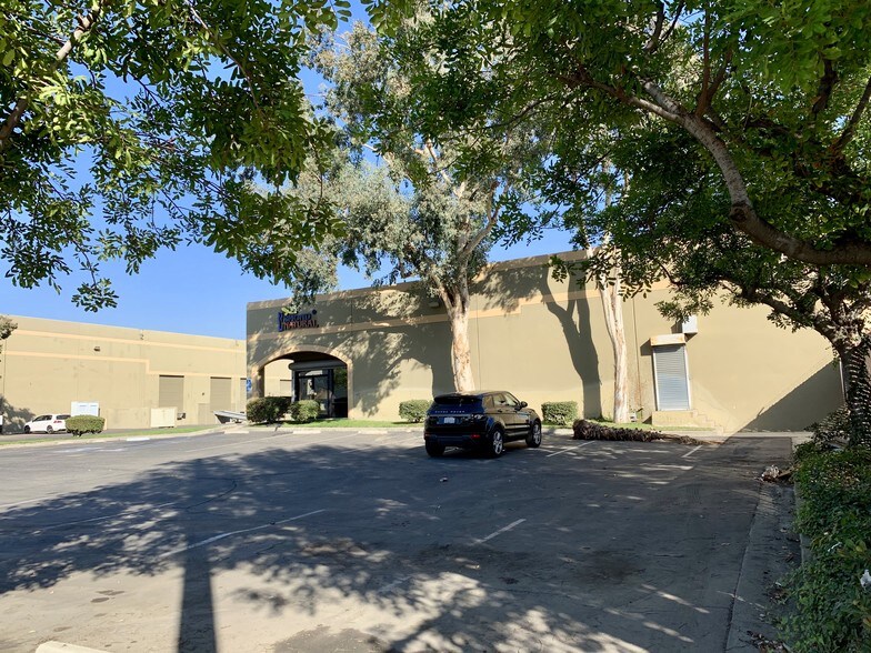 More Photos Of 5102-5108 Azusa Canyon Rd, Irwindale Unknown For Lease