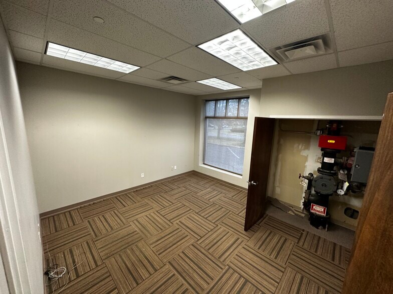More Photos Of 110 Marcus Blvd, Hauppauge Office For Lease