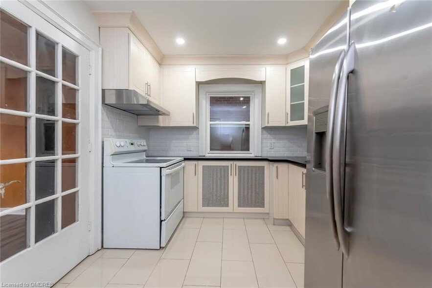 More Photos Of 104 Longwood Rd S, Hamilton Multifamily For Sale