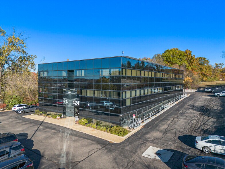 More Photos Of 42450 W 12 Mile Rd, Novi Medical For Lease