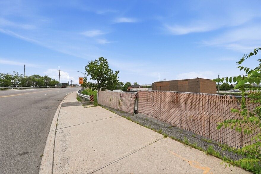 More Photos Of 21 Highway 17, East Rutherford Industrial For Lease
