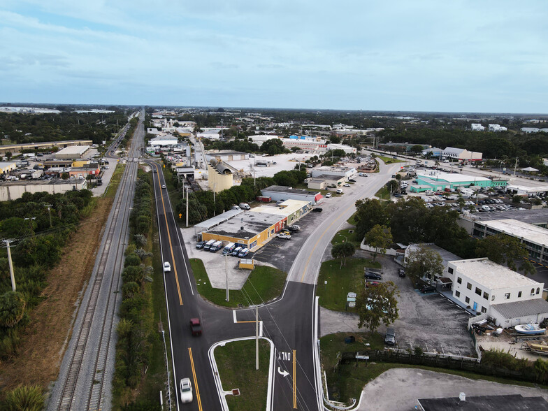 More Photos Of 1205-1217 SE Dixie Cutoff Rd, Stuart Light Distribution For Lease