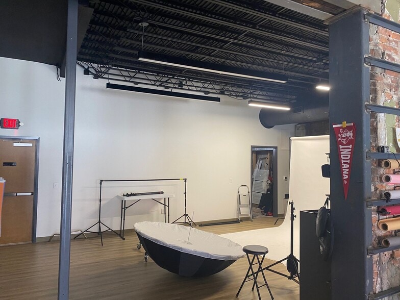 More Photos Of 231 S College Ave, Indianapolis Storefront For Lease