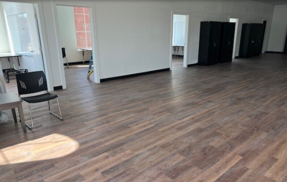 More Photos Of 127 W Main St, Ardmore Office For Sale