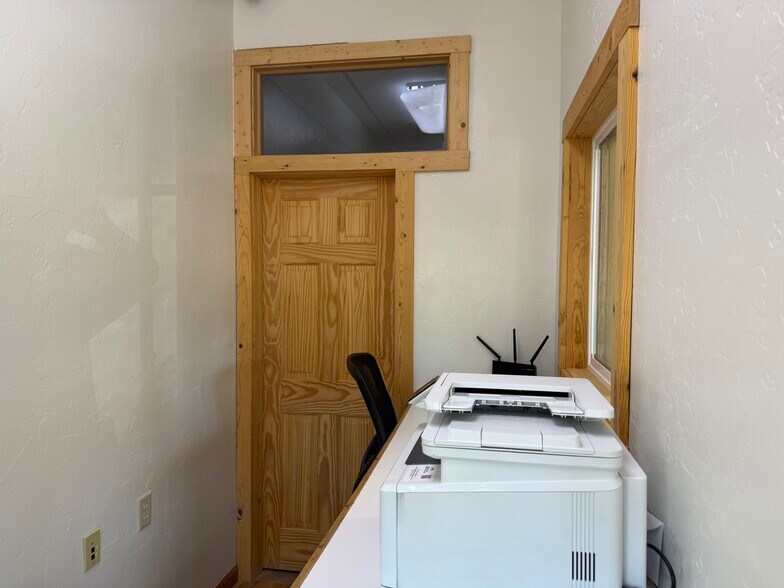 More Photos Of 195 S Lena St, Ridgway Medical For Sale