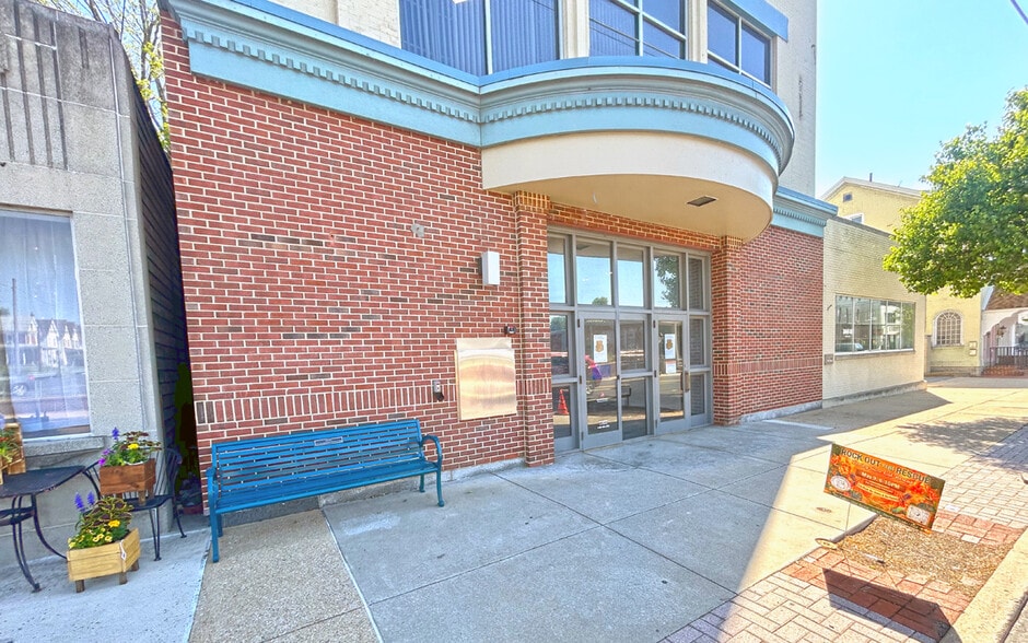 More Photos Of 331 Bridge St, New Cumberland Office For Sale