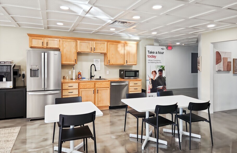 More Photos Of 2563 Development Dr, Green Bay Coworking Space