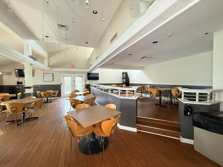 More Photos Of 7240-7286 Oswego Rd, Liverpool Restaurant For Sale