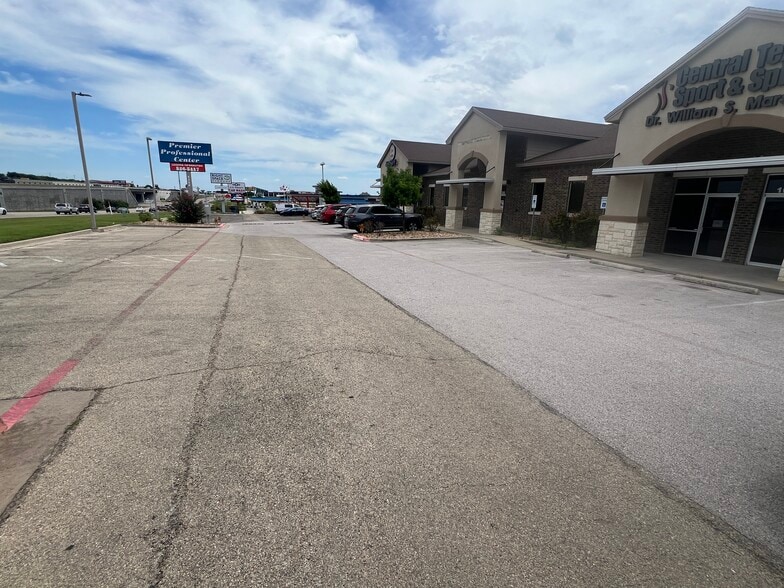 More Photos Of 5320 E Central Texas Expy, Killeen Office For Lease