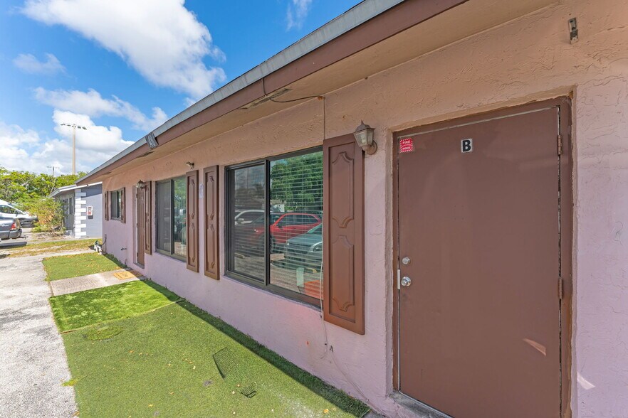 More Photos Of 1481 NW 22nd St, Fort Lauderdale Apartments For Sale