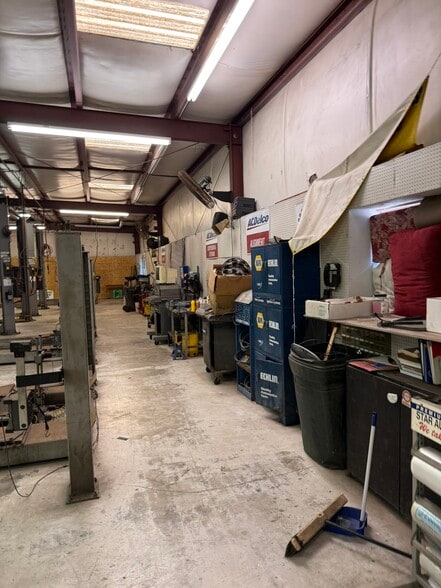 More Photos Of 4005 N Navarro St, Victoria Warehouse For Lease