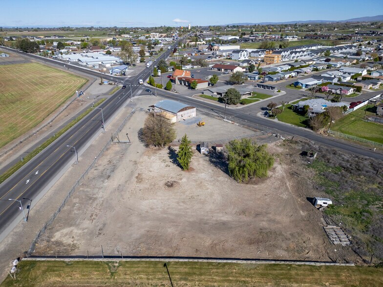 More Photos Of 391 Wine Country Rd, Prosser Freestanding For Sale