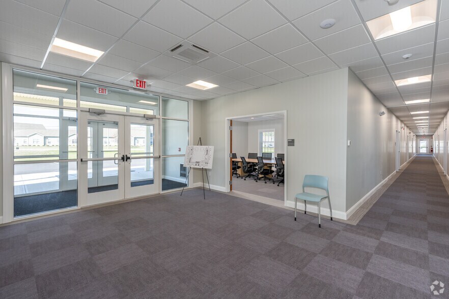 More Photos Of 41 Romano Vineyard way, North Kingstown Office For Lease