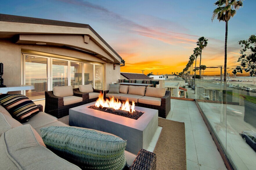 More Photos Of 5121 E Ocean Blvd, Long Beach Apartments For Sale