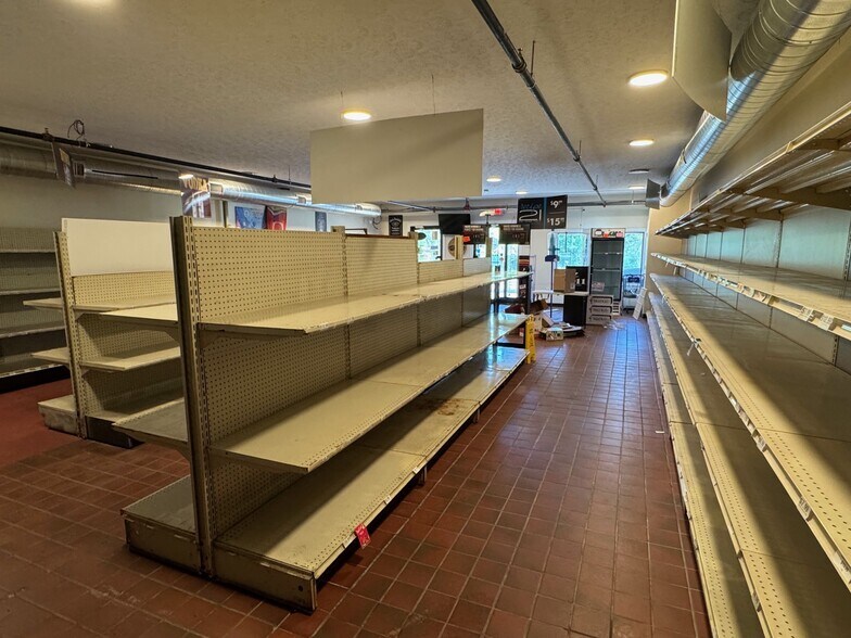 More Photos Of 5435 W Ridge Rd, Spencerport Freestanding For Lease